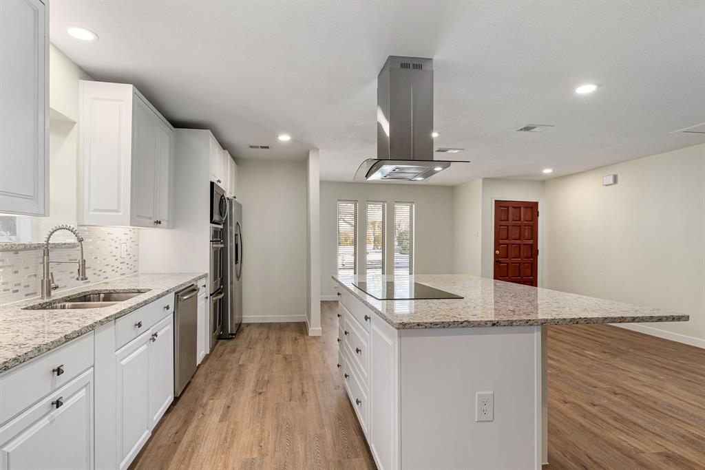 10521 Sandpiper Lane Property Photo 6