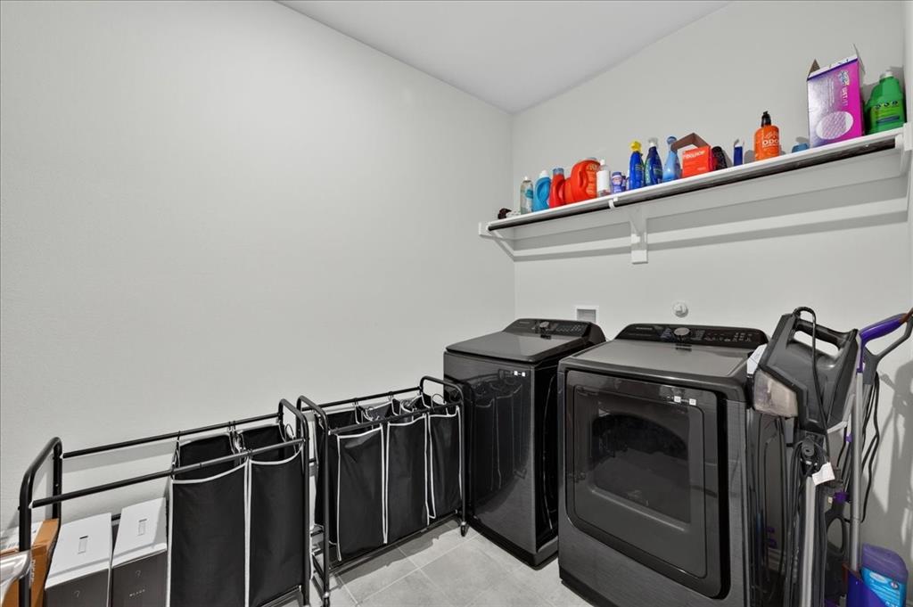 365 Mohan Drive Property Photo 13