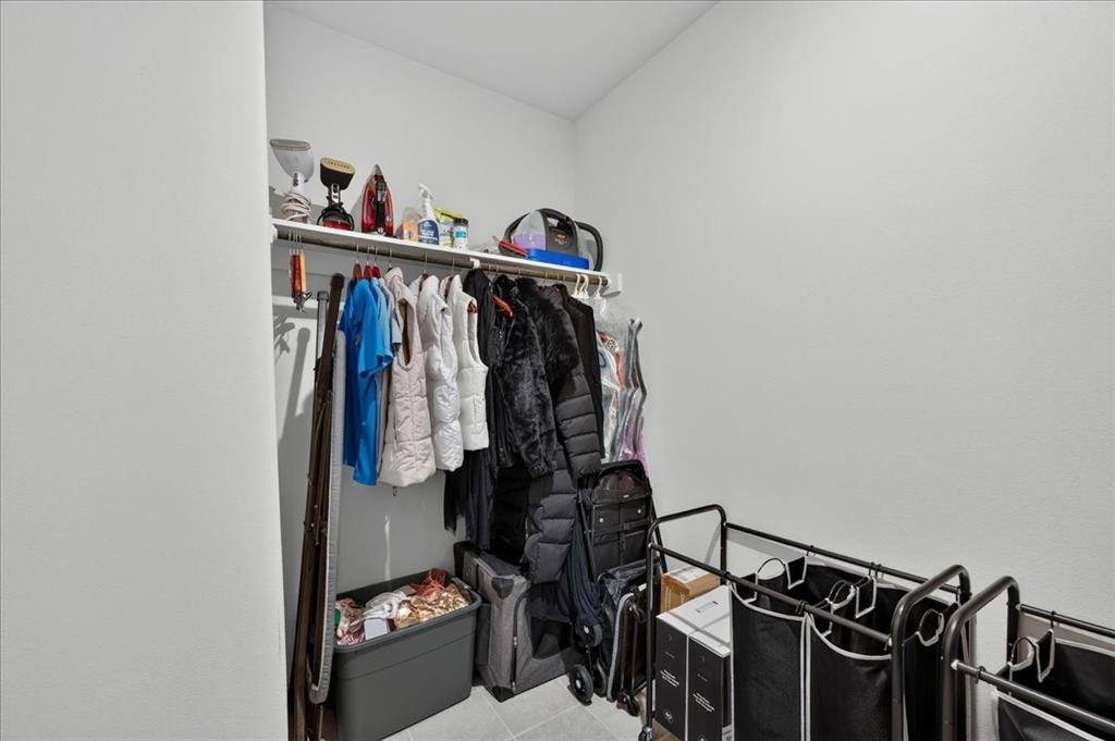 365 Mohan Drive Property Photo 14