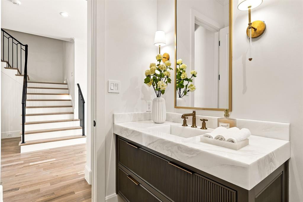 4225 Amherst Avenue Property Photo 17