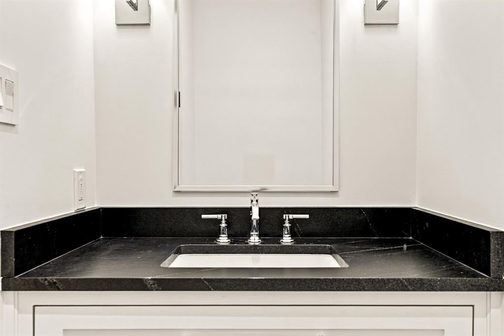 4225 Amherst Avenue Property Photo 31