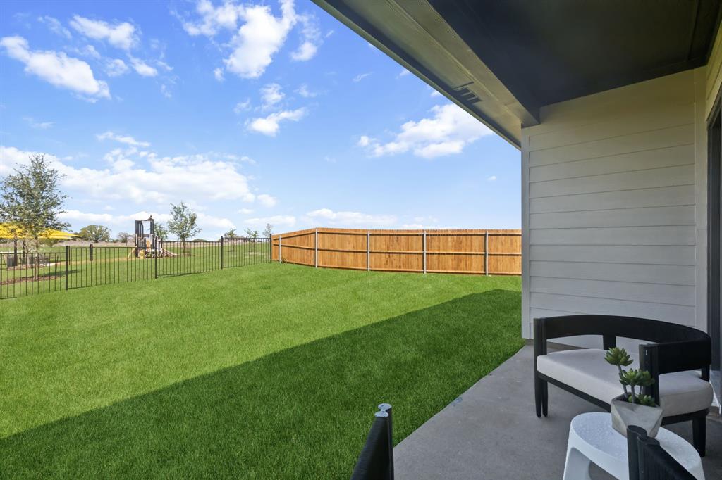 2717 Delevan Drive Property Photo 26