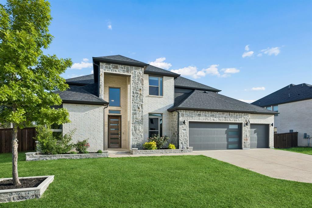 9667 Summit Hills Drive Property Photo 1
