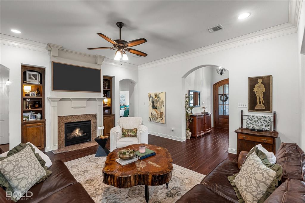 816 Eagles Nest Property Photo 3