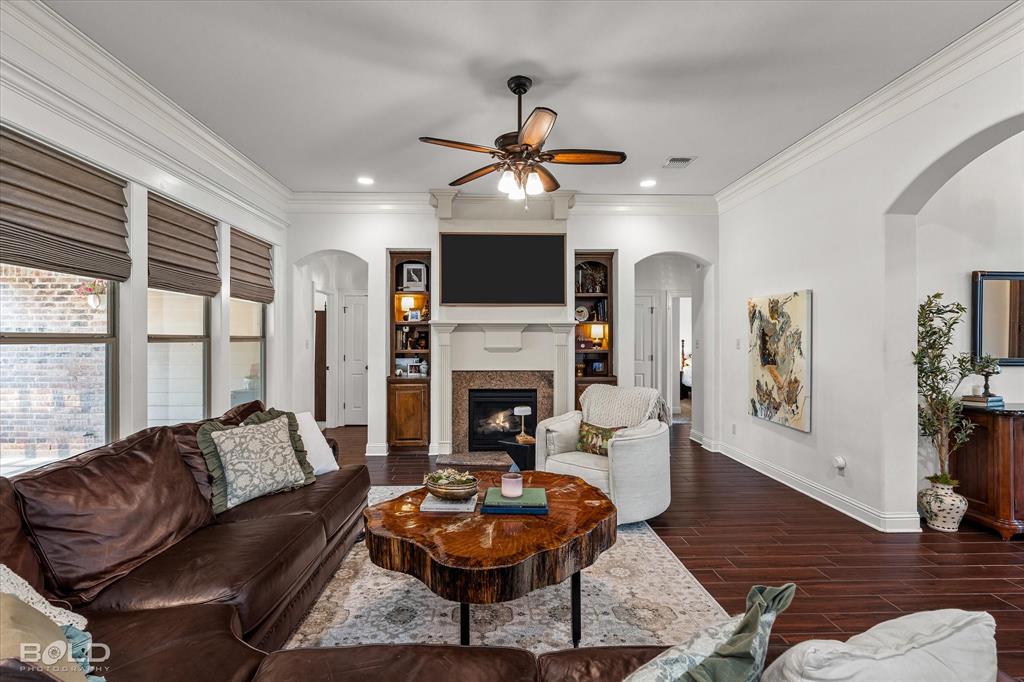 816 Eagles Nest Property Photo 4