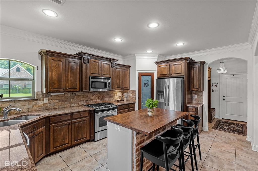 816 Eagles Nest Property Photo 8