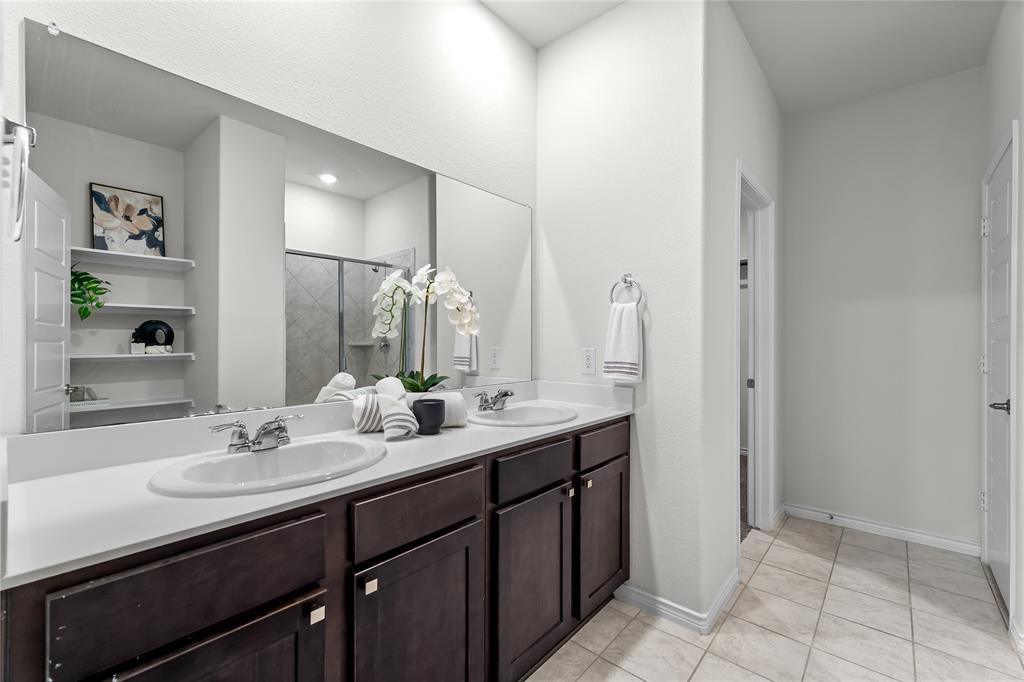 2908 Frio Road Property Photo 15