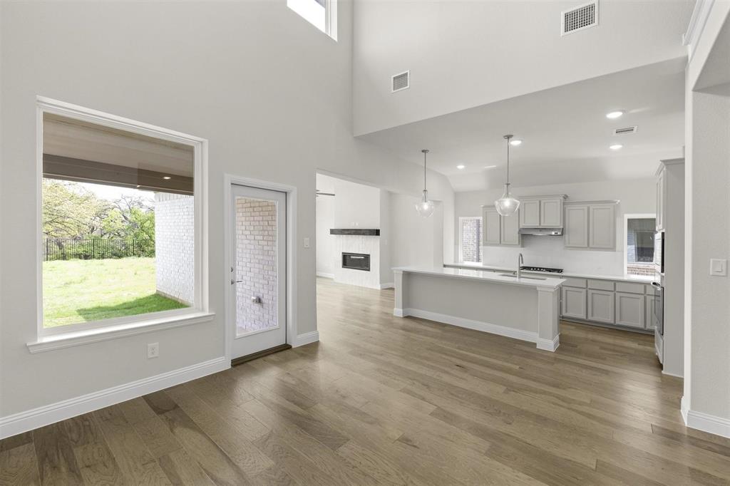 2012 Sesaro Drive Property Photo 12