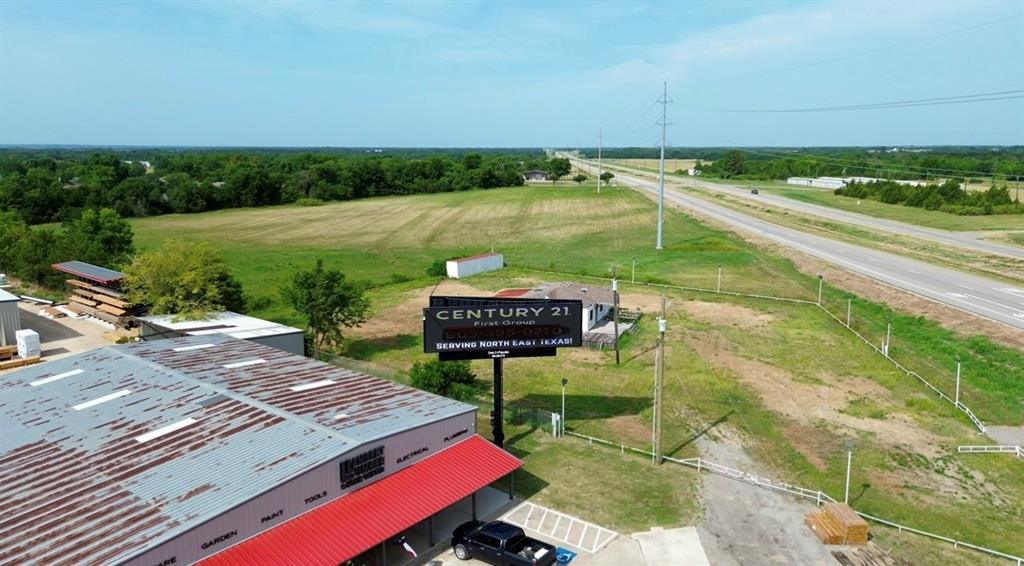 1805 W Dallas Avenue Property Photo 1