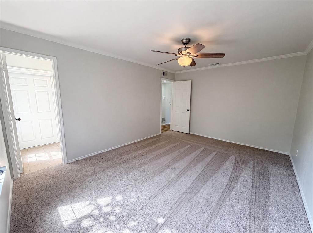 4300 Windwillow Court Property Photo 4