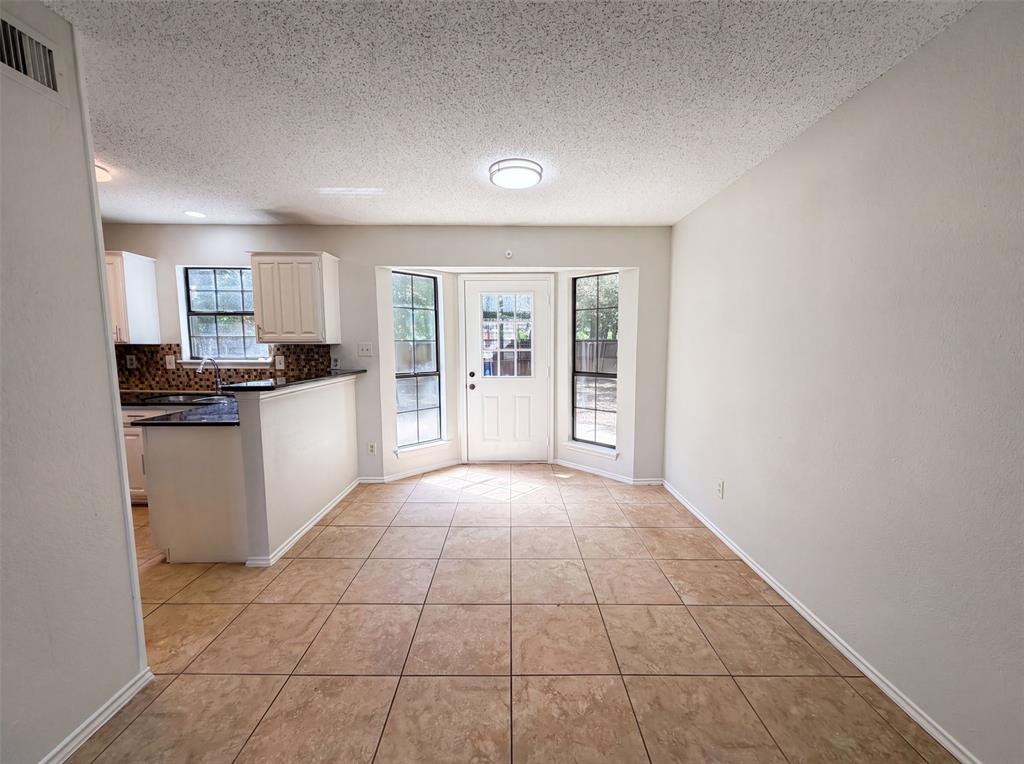 4300 Windwillow Court Property Photo 6
