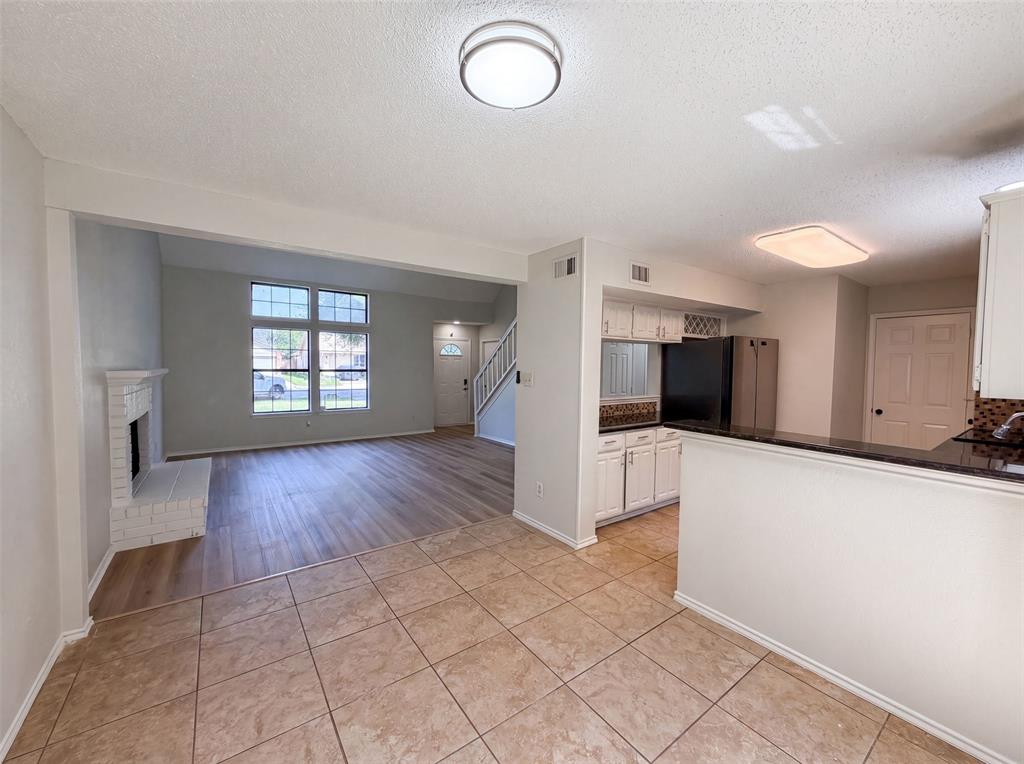4300 Windwillow Court Property Photo 8