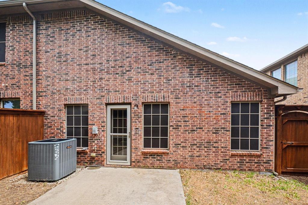 1152 Sophia Street Property Photo 7