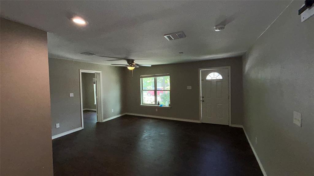 2816 Gordon Avenue Property Photo 4