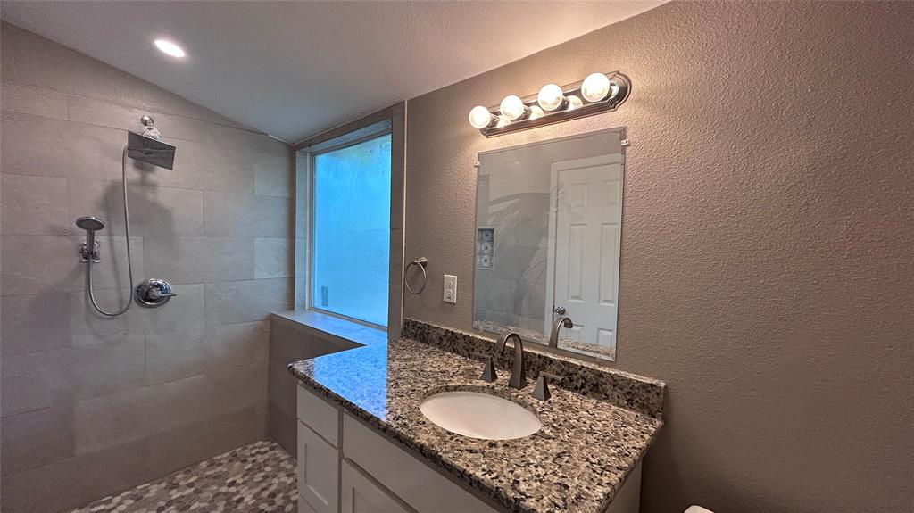 2816 Gordon Avenue Property Photo 22