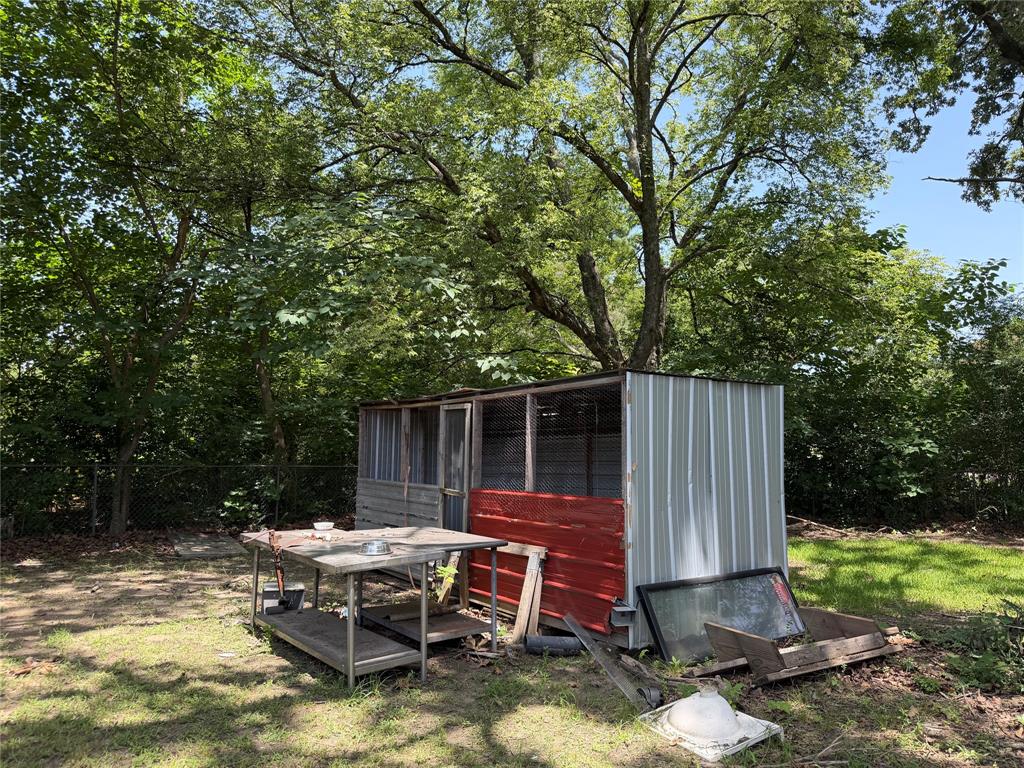 140 S Main Street Property Photo 6