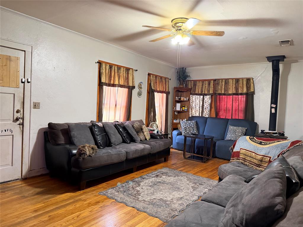 140 S Main Street Property Photo 8