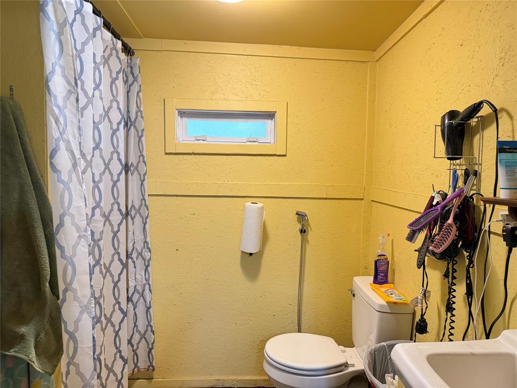 140 S Main Street Property Photo 24