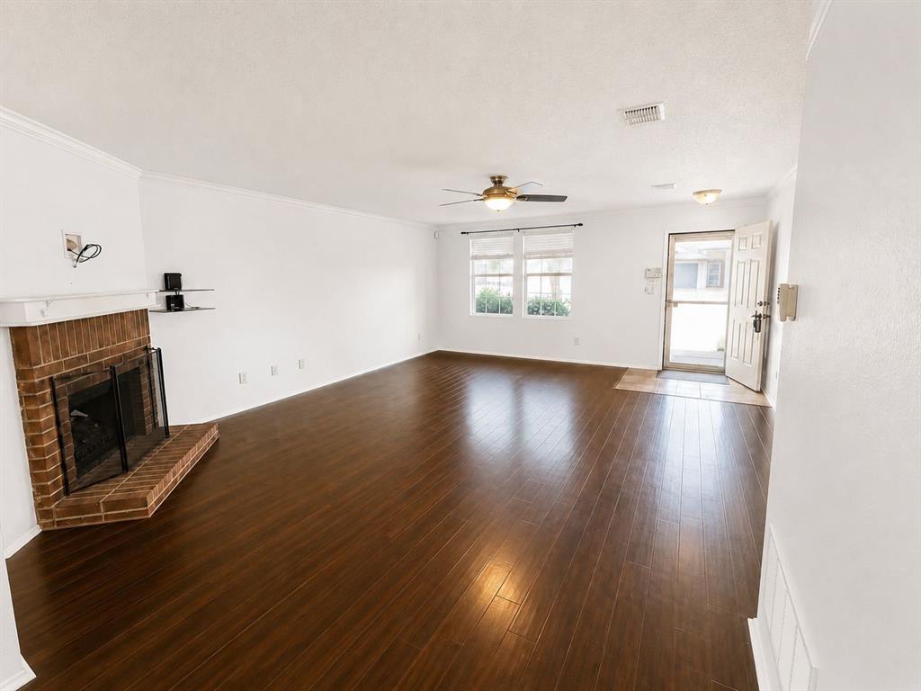 1600 Fieldstone Drive Property Photo 3