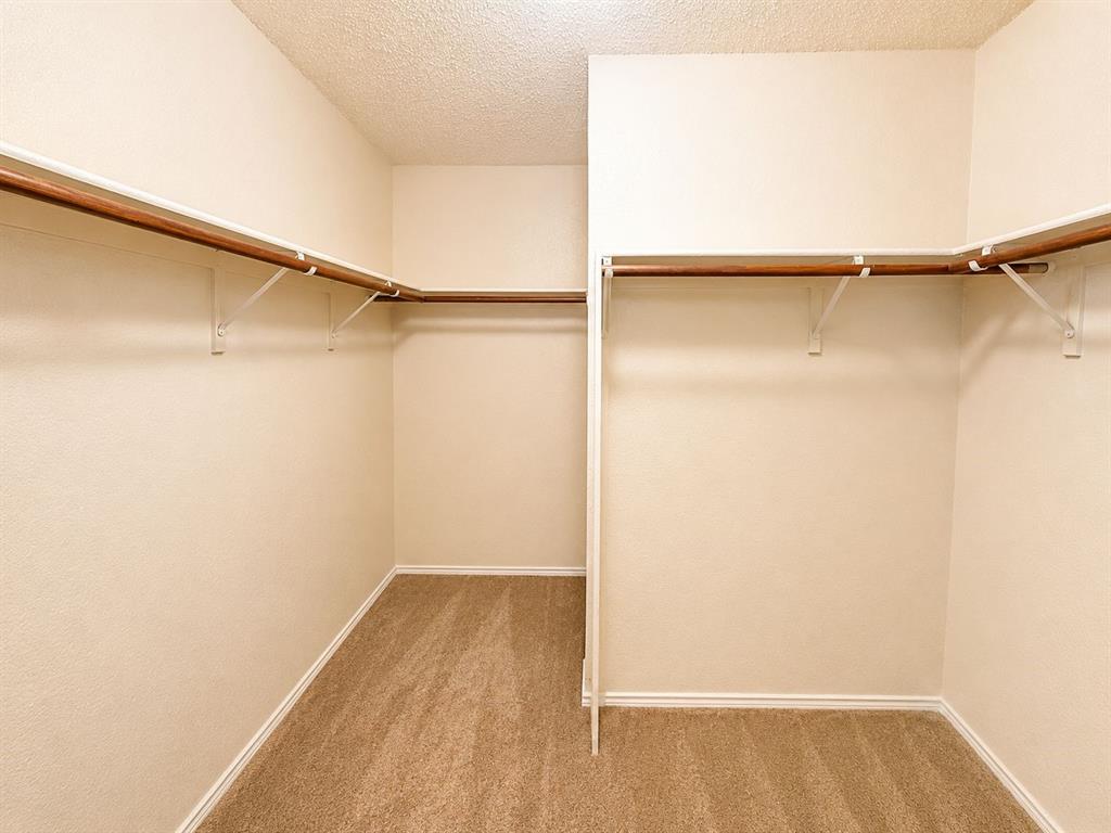 1600 Fieldstone Drive Property Photo 11