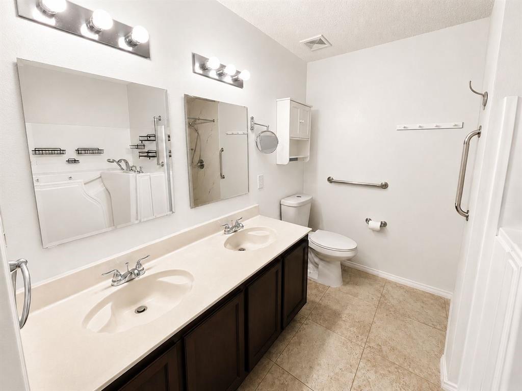 1600 Fieldstone Drive Property Photo 12