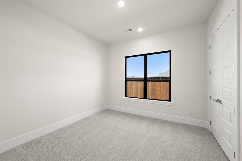 317 Fire Blade Drive Property Photo 16