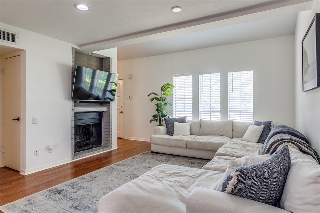 7618 Pebblestone Drive Property Photo 3
