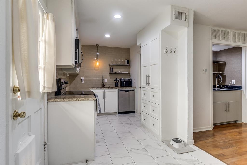 7618 Pebblestone Drive Property Photo 11