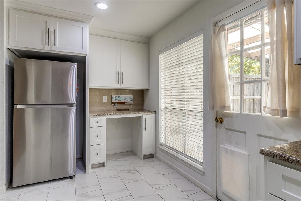 7618 Pebblestone Drive Property Photo 14