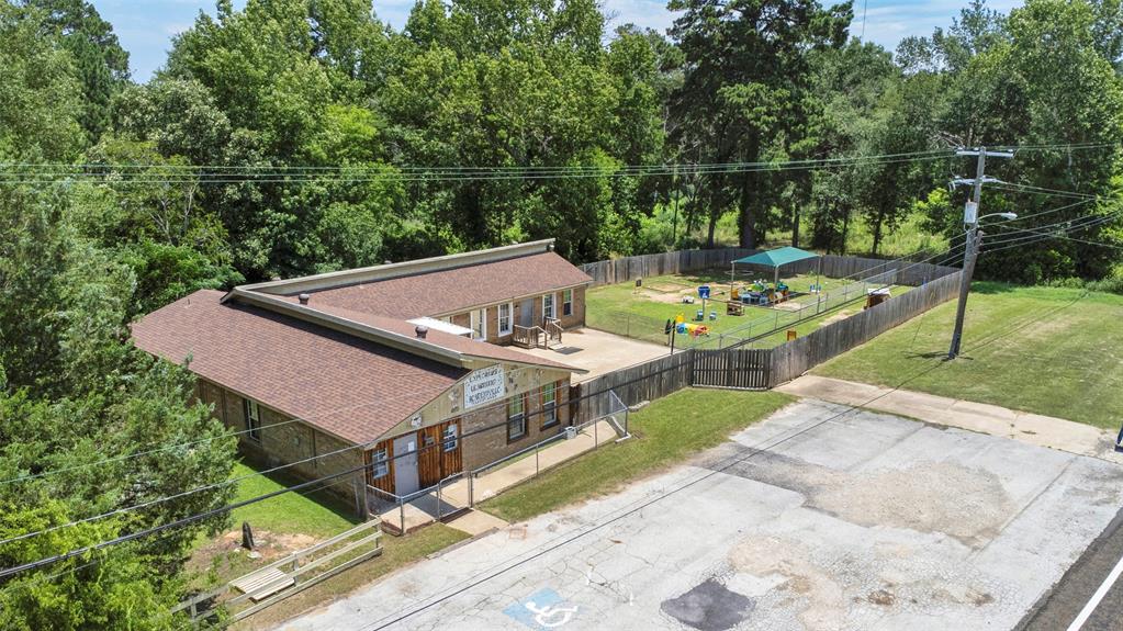 413 State Highway 323 E Property Photo 1