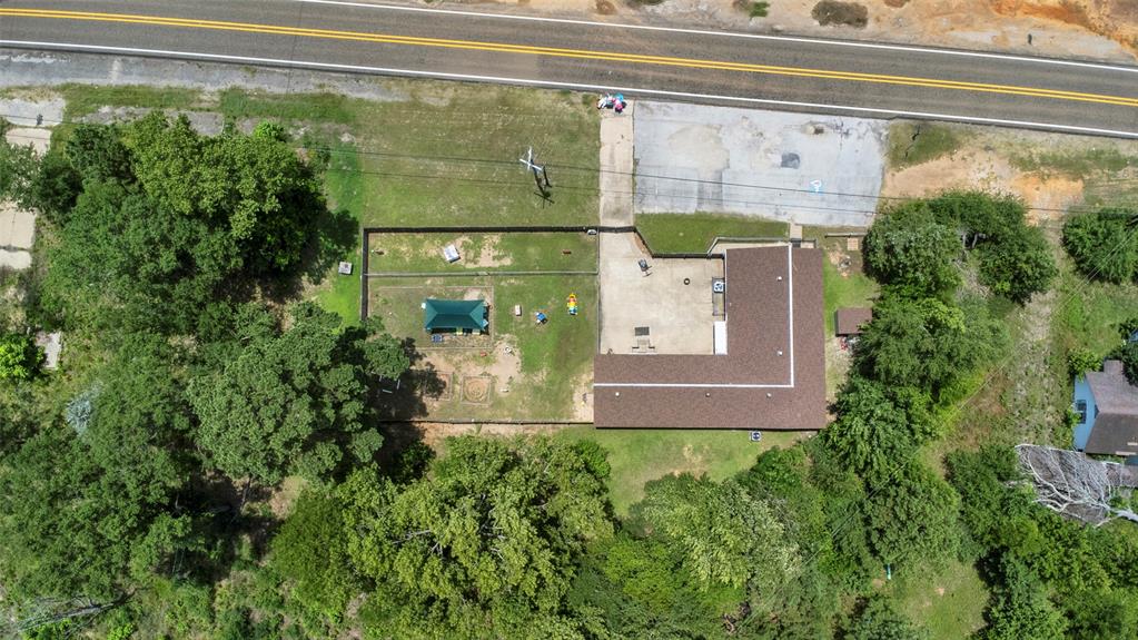 413 State Highway 323 E Property Photo 2
