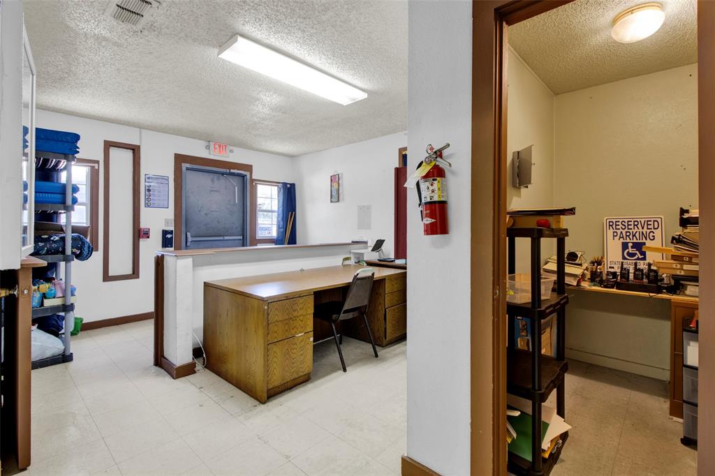413 State Highway 323 E Property Photo 8