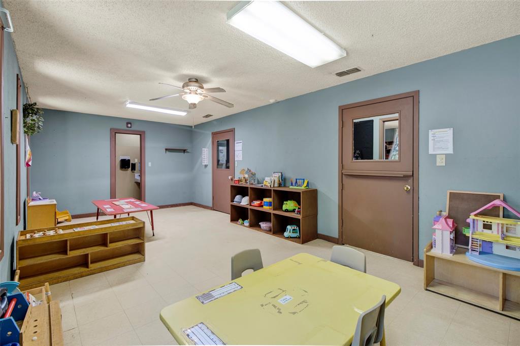 413 State Highway 323 E Property Photo 17