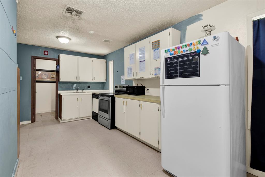 413 State Highway 323 E Property Photo 21