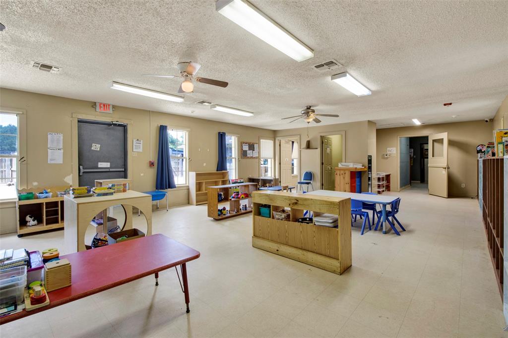 413 State Highway 323 E Property Photo 24