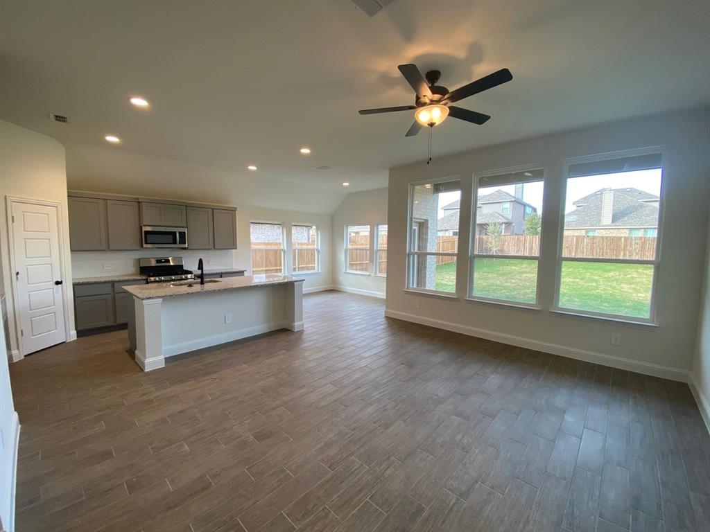 10305 Linseed Drive Property Photo 3