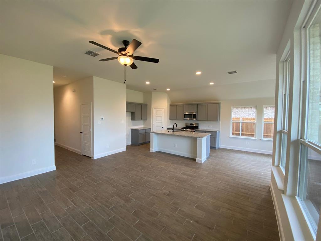 10305 Linseed Drive Property Photo 4
