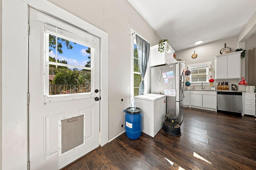 303 N Douglas Avenue Property Photo 14
