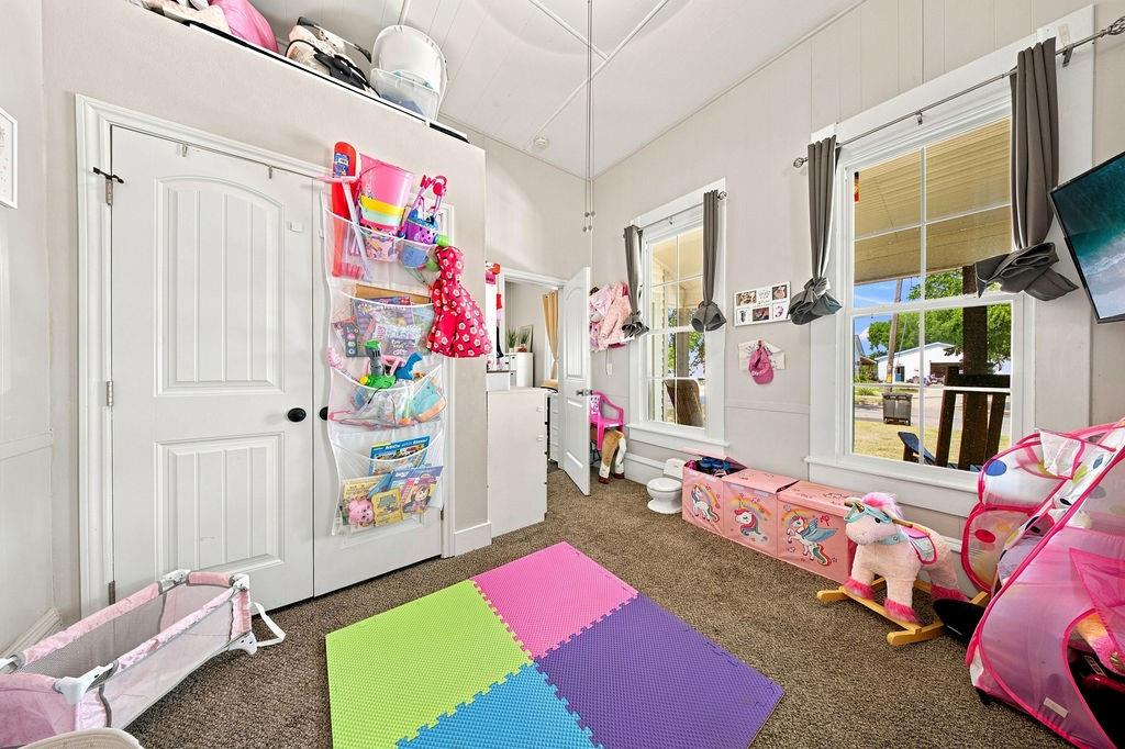 303 N Douglas Avenue Property Photo 21