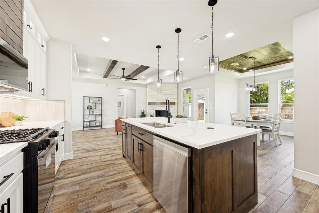 310 Cottonwood Property Photo 8