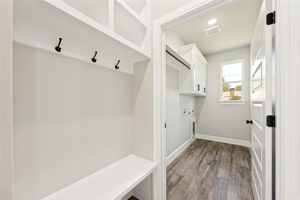 310 Cottonwood Property Photo 18