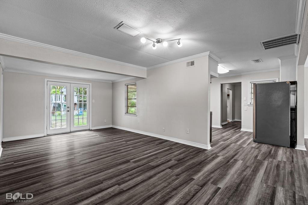 4726 Akard Avenue Property Photo 10