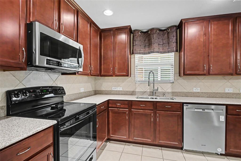 1201 Nighthawk Road Property Photo 12