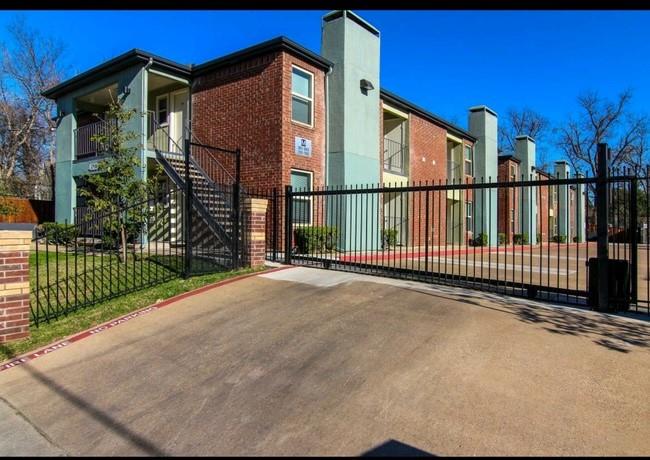 4622 Monarch Street 208 Property Photo 1