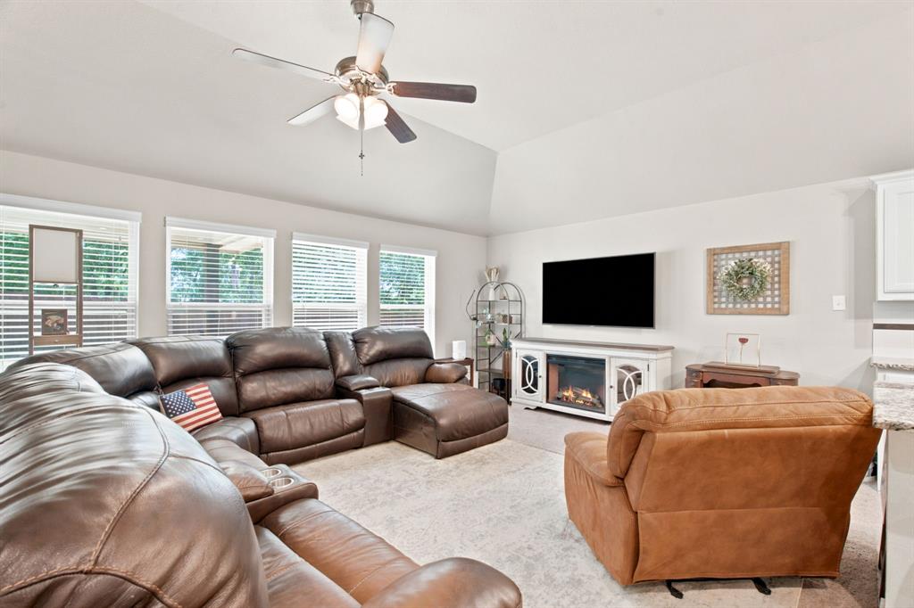 3901 Kensington Drive Property Photo 11