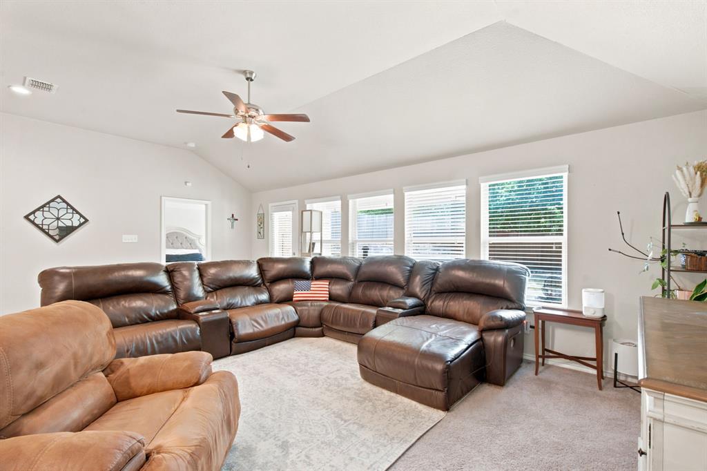 3901 Kensington Drive Property Photo 13