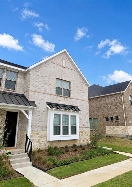 425 Parkside Drive Property Photo 1