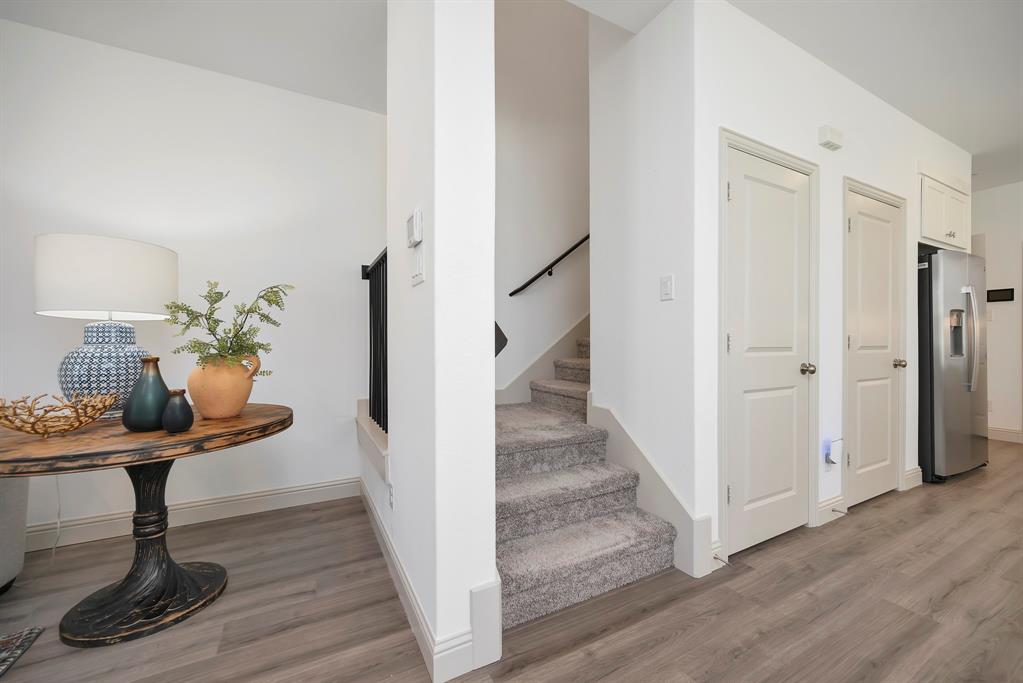 425 Parkside Drive Property Photo 11