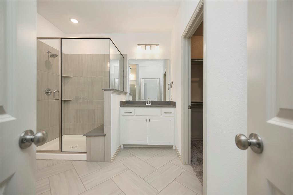 425 Parkside Drive Property Photo 15