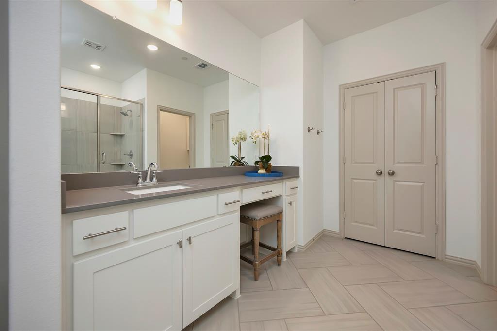 425 Parkside Drive Property Photo 16